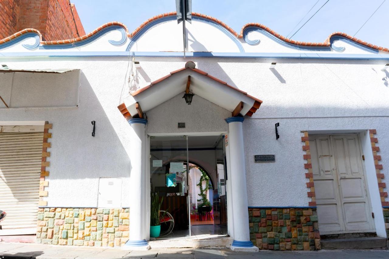 Hostal Zeballos Tarija Ngoại thất bức ảnh