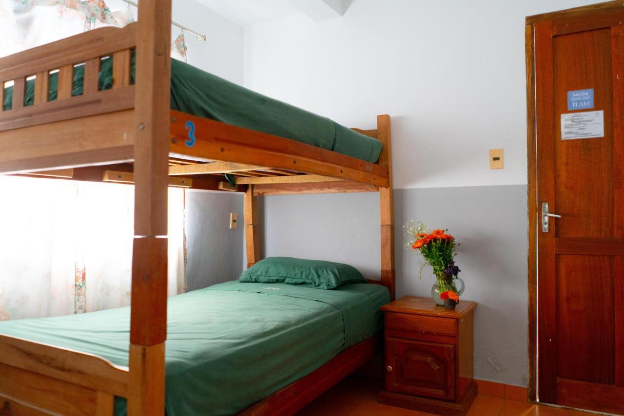 Hostal Zeballos Tarija Ngoại thất bức ảnh