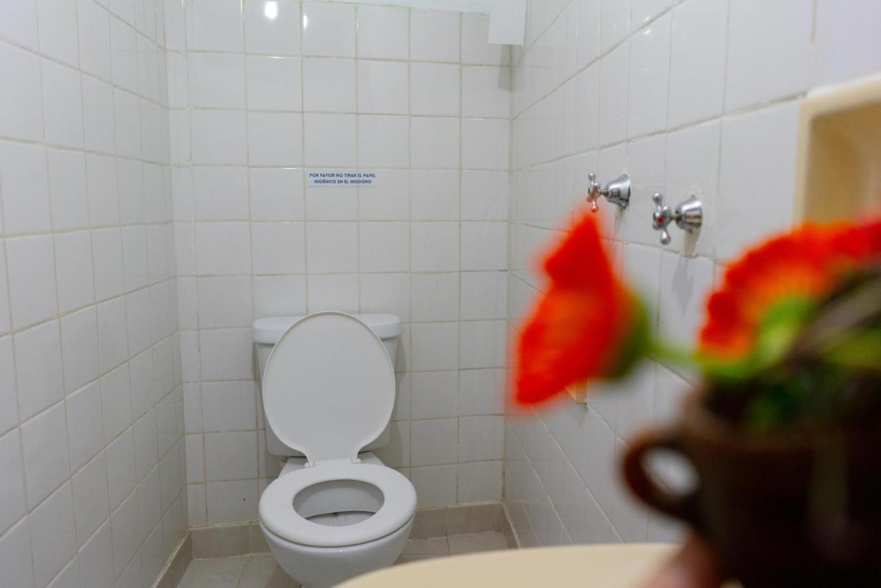 Hostal Zeballos Tarija Ngoại thất bức ảnh